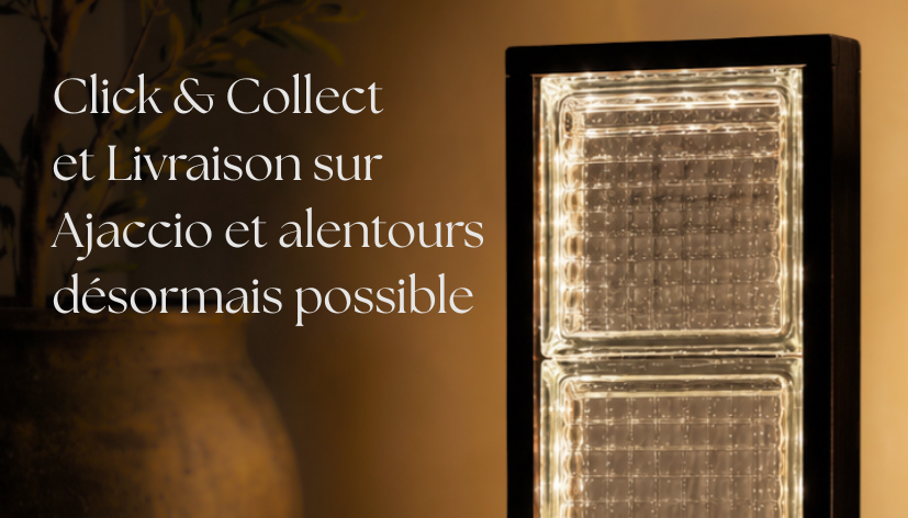 lampe en carreaux de verre ambiance et lumière chaleureuse, texte "click & collect et livraison sur Ajaccio et alentours desormais disponicle"